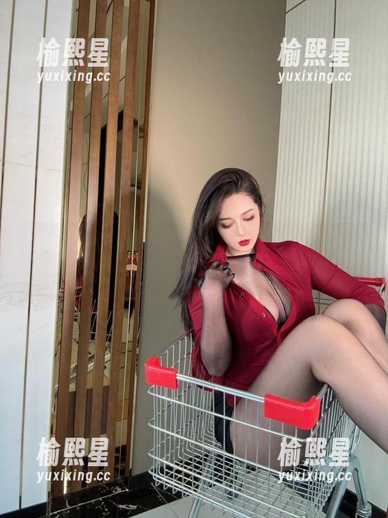 120斤的小王同学 微密圈 - 120斤的小王同学派送的吊带图片合集,每一张都想设为桌面!