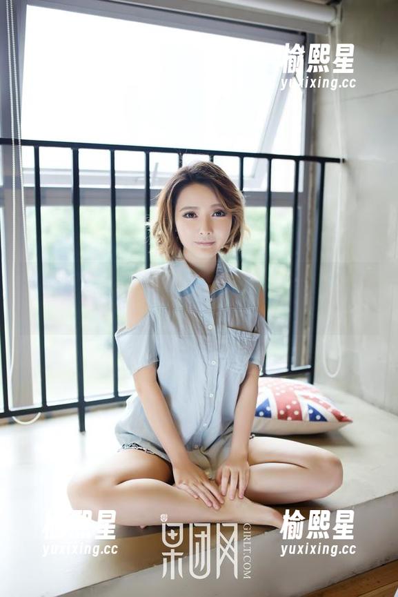 GIRLT果团网 - 妲己_Toxic的教室：一场关于写真集与分享的无声讨论