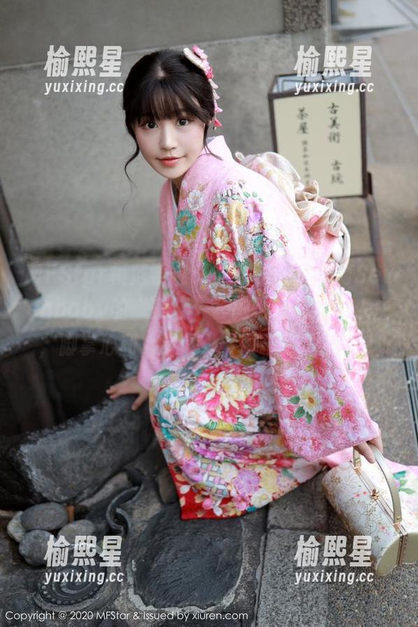MFStar模范学院-柳侑绮Sevenbaby MFStar模范学院 - 当然了,柳侑绮Sevenbaby的“美脚”套图也让我思考人生,脚掌心和心灵深处,哪个更重要呢?