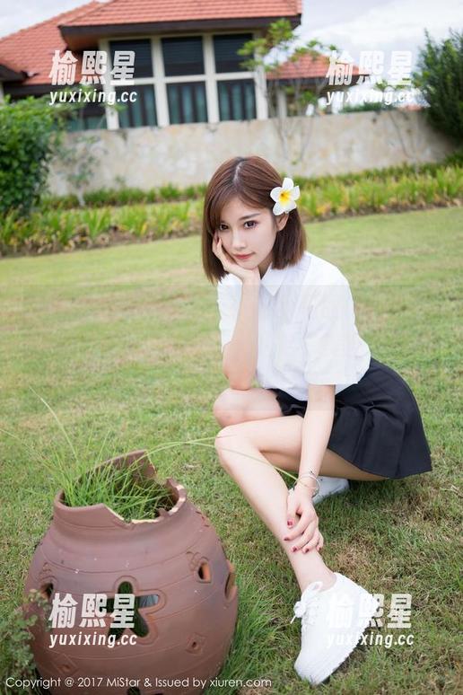 MiStar魅妍社 - Ashely丽丽的短裤，精致与无圣光的矛盾，哈哈，美图竟然让这种对比看起来好好玩！