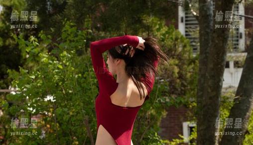 看！Min.E(민이)的在线写真新篇章：旅途不止是风景