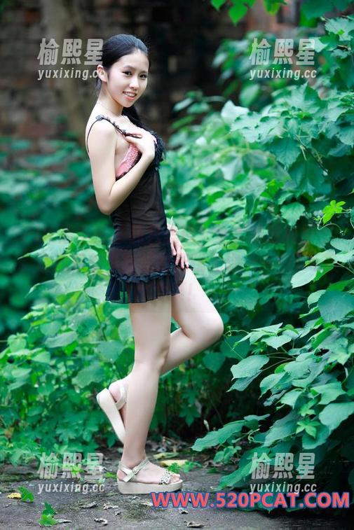PDL潘多拉 - 我只想说，全套的清纯原图，让我想起小时候的无忧无虑——Ellie艾栗栗！