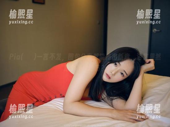 Pia(피아)一言不发，图包分享都能拖出新意，浴室果然是个神奇地方？