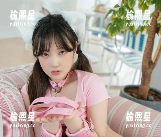 找到Sia(시아)的毛衣美图，准备好迎接你肩膀上的羡慕目光吧！