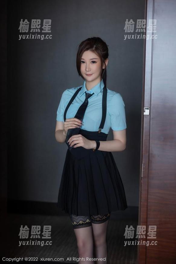 Xiuren秀人网 - e宝小野猫的少女资源，像极了那种轻松的街头风。