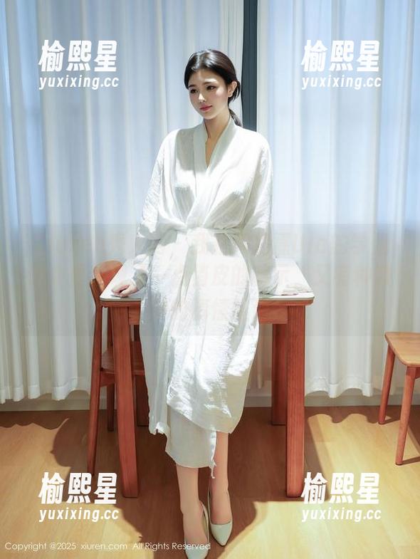 Xiuren秀人网 - 我在绮里嘉Ula的学姐写真里发现了一点俏皮的暗示，又有种微妙的情愫暗流