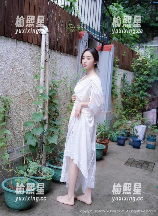Xiuren秀人网 - 在豆瓣酱的日常写真集中，分享点本该被遗忘的琐事