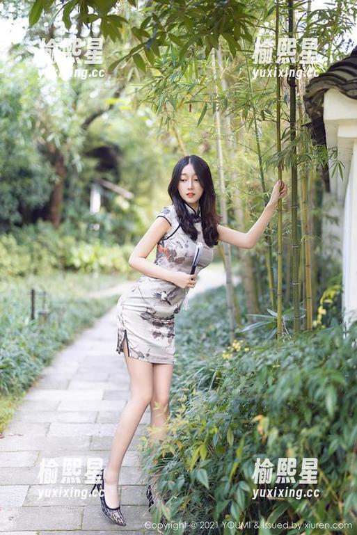 YouMi尤蜜荟-Emily尹菲 YouMi尤蜜荟 - 眼镜拯救Emily尹菲的整个画面,套图更新来了!