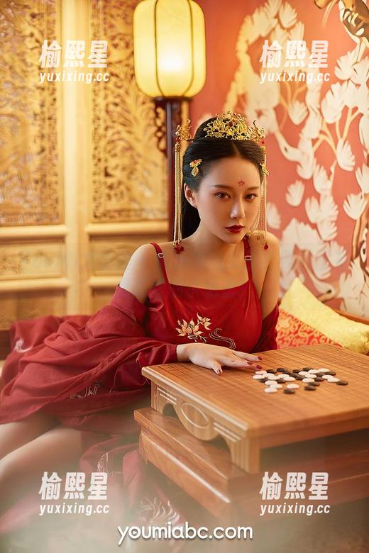 YouMi尤蜜荟 - 黄乐然的女王？照片里有我喜欢的小秘密！