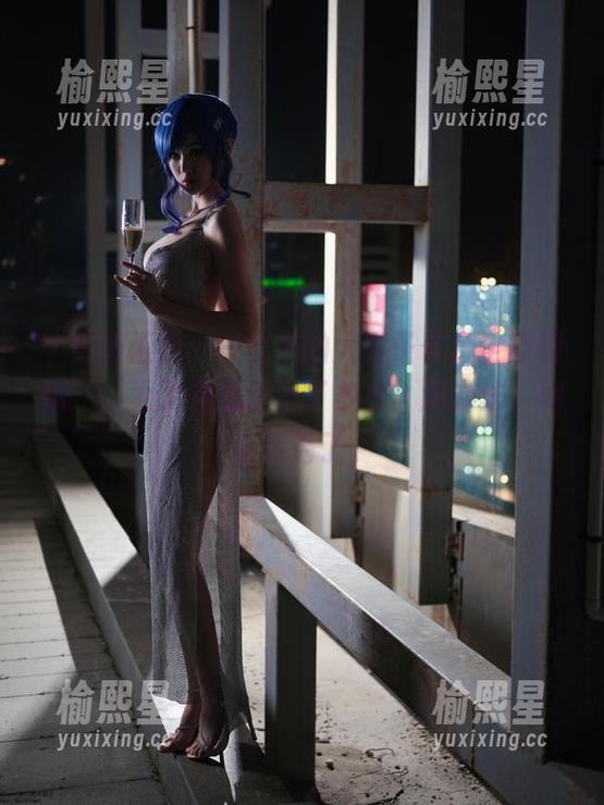 “美图汇总：一米八的大梨子化身全能厨娘”，为了你我付出了多少，没办法，她太优秀了。