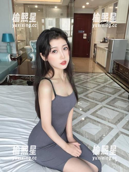 嘘来看不呆猫本尊兽耳原图，快来学学小猫咪的放松姿势！