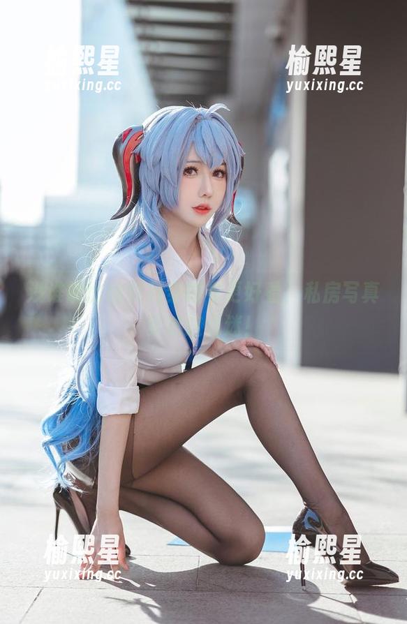 没谁能比仙女月穿睡衣更好看，私房写真竟然这么迷！