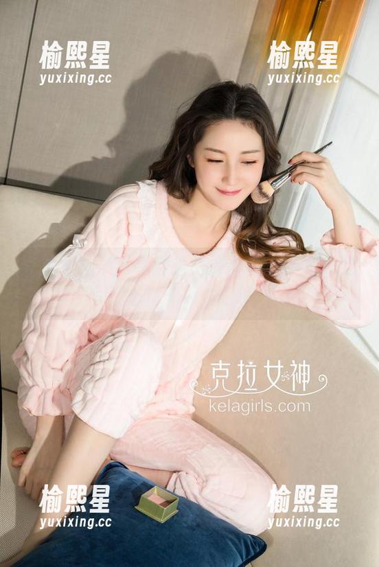 克拉女神-慕菲 克拉女神 - 慕菲给的免费JK图集,喔,这姿态真能抓住眼球!