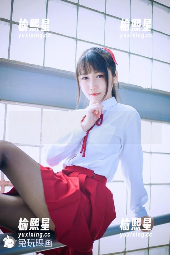 兔玩映画 兔玩映画写真:水手服少女的眼神,好像在问你下载还是不下载?