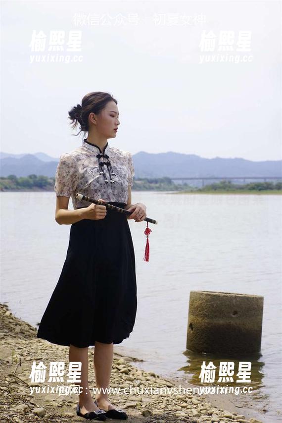 初夏女神 - 福利满满，安妮的显眼包图集让你眼前一亮！