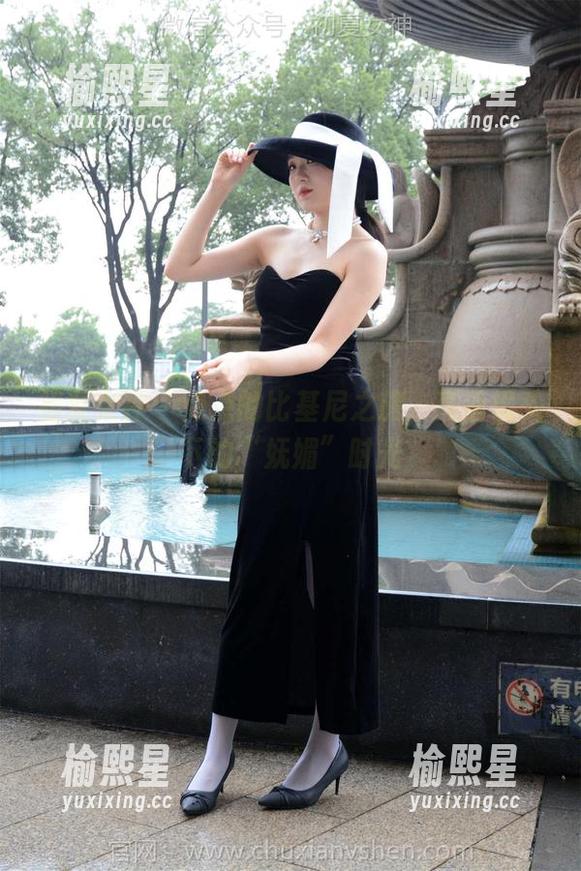 初夏女神 - 点点的比基尼之旅，高清镜头下的“妩媚”时光