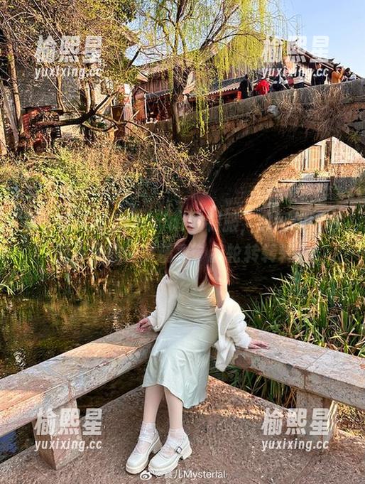 穿上宝儿mysterial的制服，这图包比你脑海里的还要精彩，齿轮转转转！