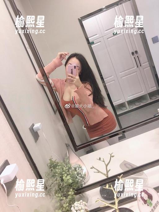 微密圈 - 看到宸大小姐无圣光的长腿，脑子里一片空白，作品只好默默欣赏！