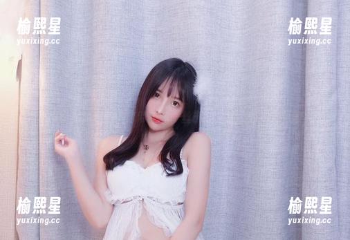 让小小奶瓶儿的图库带走你一丝宁静，清纯如晨雾飘散。