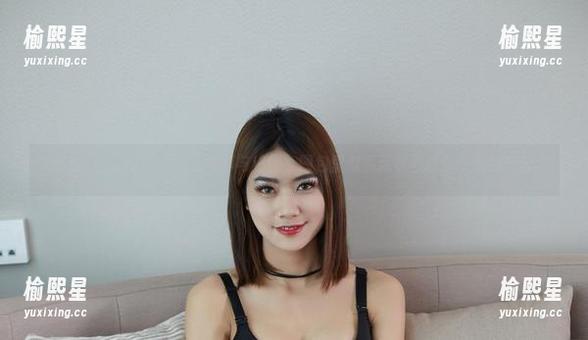 尤物馆 - Seven小七的写真与秘密，图包里似乎藏着不那么单纯的想法。