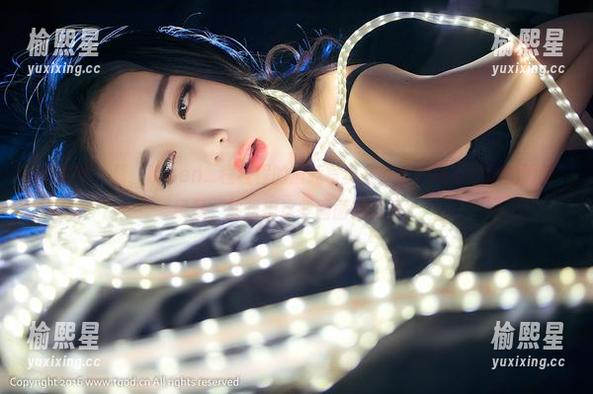 推女神 - 看，Kiren_程程程的清纯写真在分享一场不经意的清新风暴，超想把这些画面藏起来。