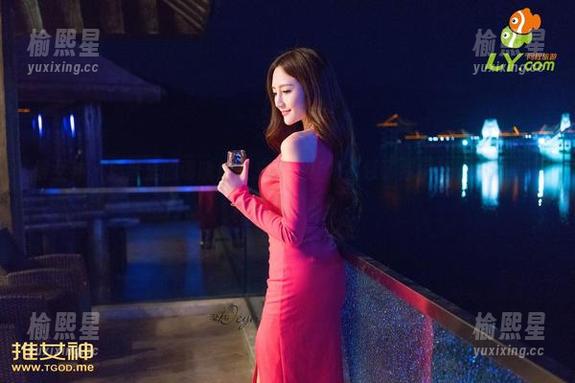 推女神 - 抖音里的谭晓彤又来了，红裙占领了我屏幕，一波美图攻陷我的心！