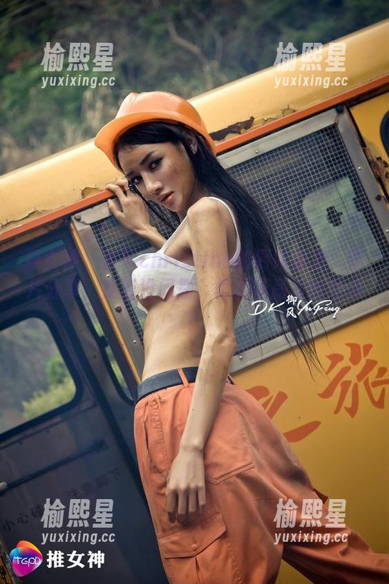 推女神-黄可christine 推女神 - 黄可christine的厨娘变身:图片分享,食谱没问题,但调味品从何而来?