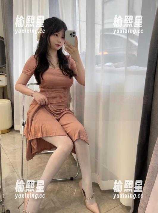 在是依酱呀的连体衣写真里找寻未知的搭配可能！？