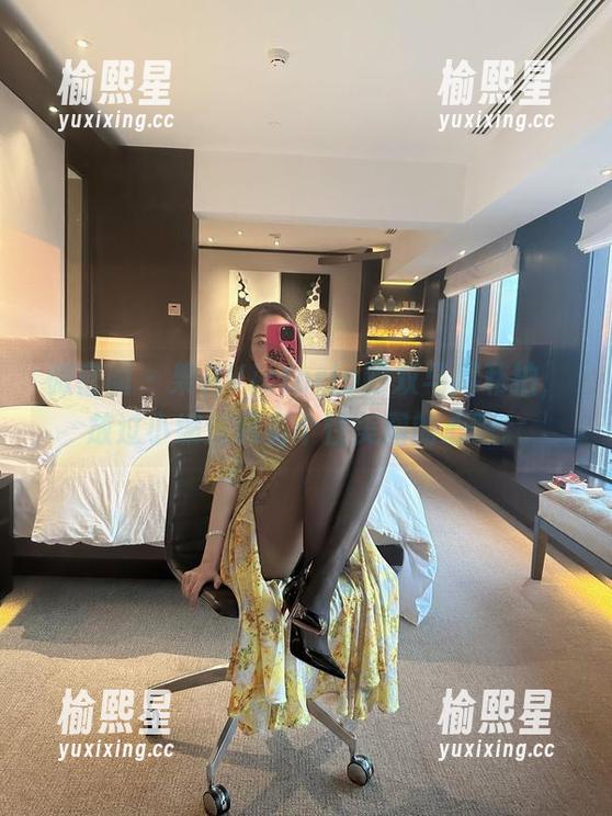 微密圈 - 果儿Victoria的双马尾私拍，放过小编这颗有个性美图的心吧。