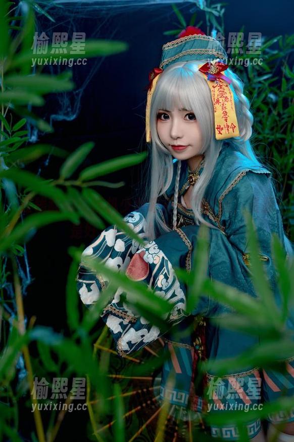 在线翻阅“爆机少女喵小吉”长腿，资源是好，但她的腿更抢眼。