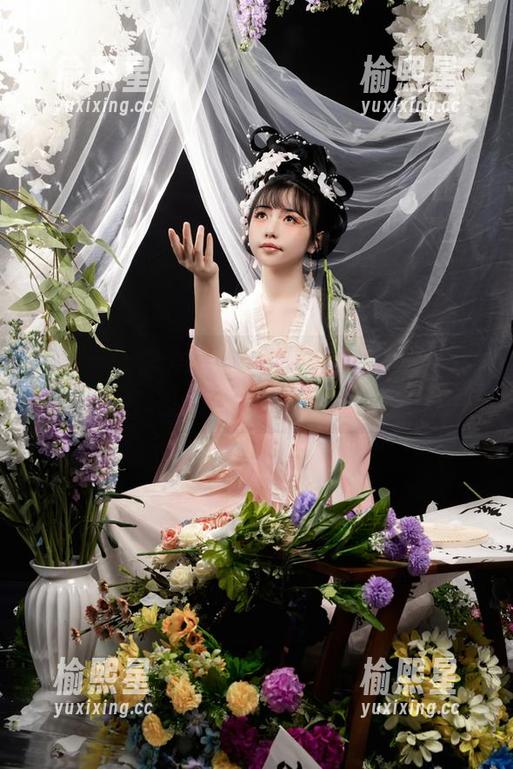 随便一张都是居家大片，爆机少女喵小吉的定制之路！