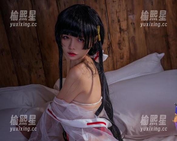 写真界的扛把子，疾走可可的美脚让所有的鞋子都自愧不如！