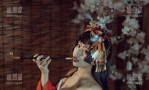 领略毛衣的另类穿法，芊川一笑MNK免费图册，保证让你笑眯眯！