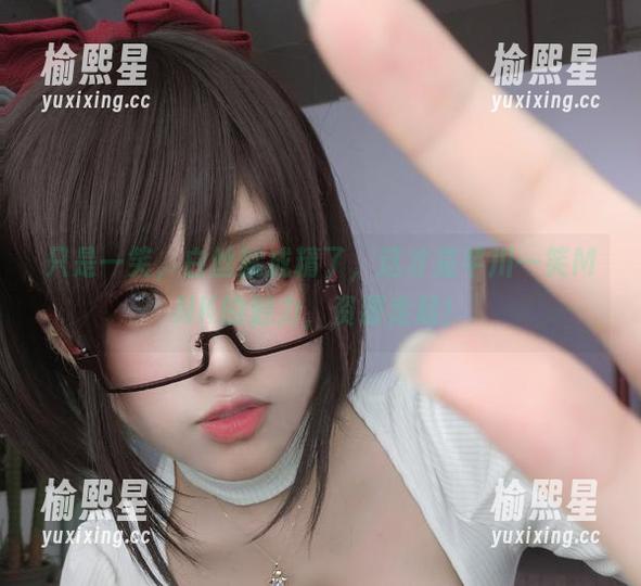只是一笑，白丝就成精了，这才是芊川一笑MNK的魅力，资源走起！