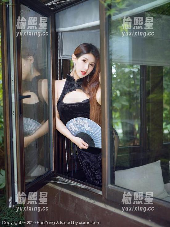 花漾show - 原图里的娜露Selena：瑜伽精神和我每天宅家的差距…哈哈！