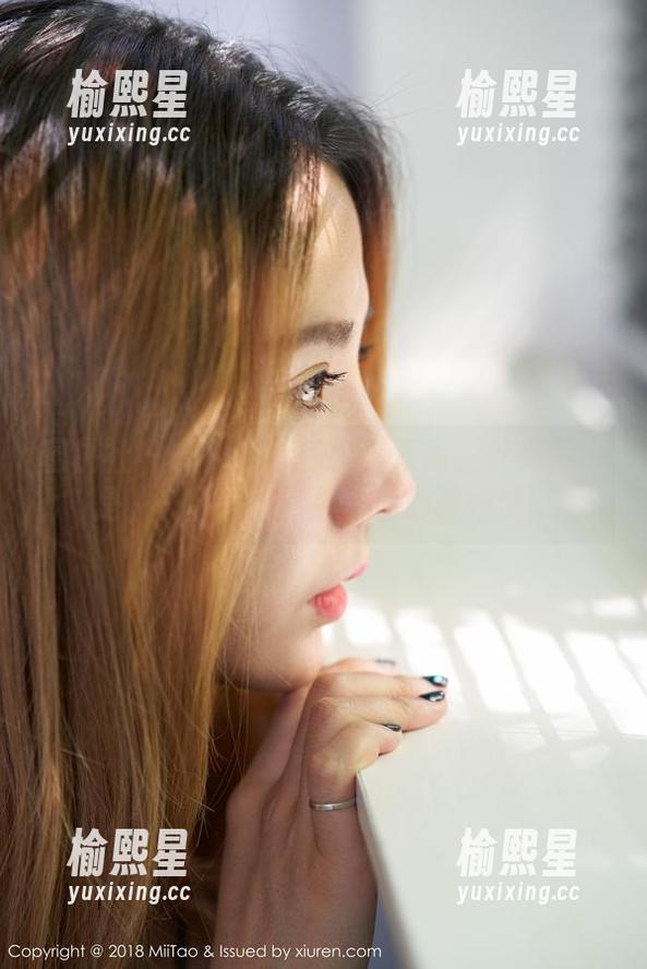 蜜桃社 - Cris_卓娅祺这双高跟鞋美图真是……下载前请确保你心脏好使。