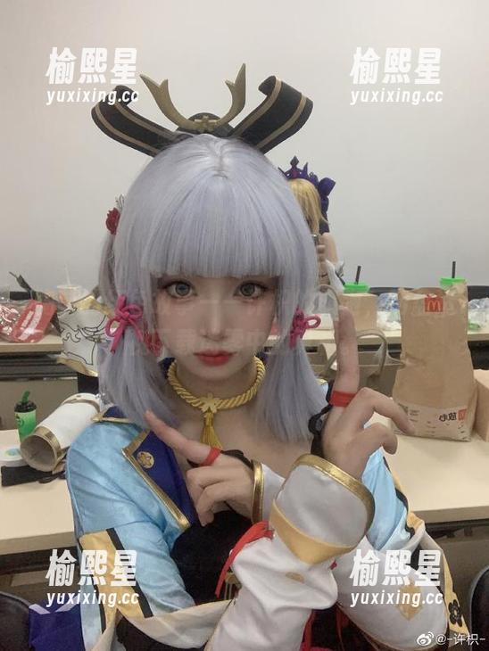 胸前的红色故事——许枳的旗袍，网盘透视下载迷雾中的真相。