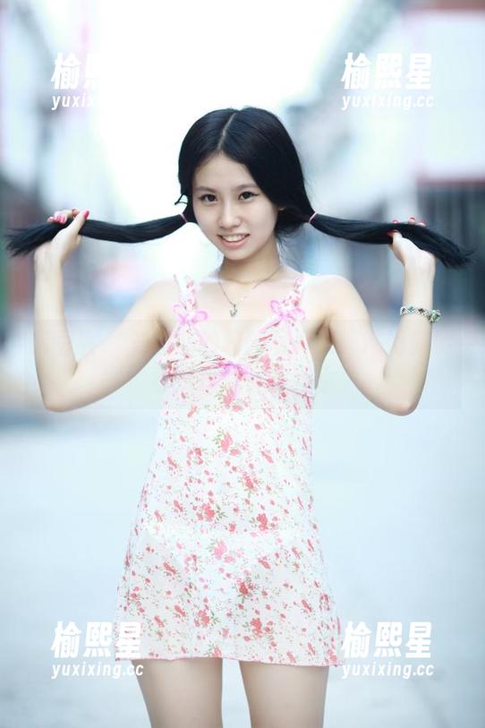 青豆客 - 刘钰儿的校园写真集：高清到能看到我流下的汗水